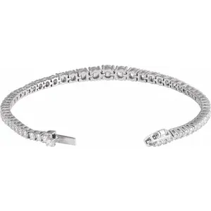 Graduated Center Diamond Tennis Bracelet
